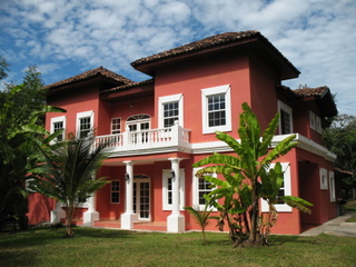 Luxury beachfront home Casa Rosada